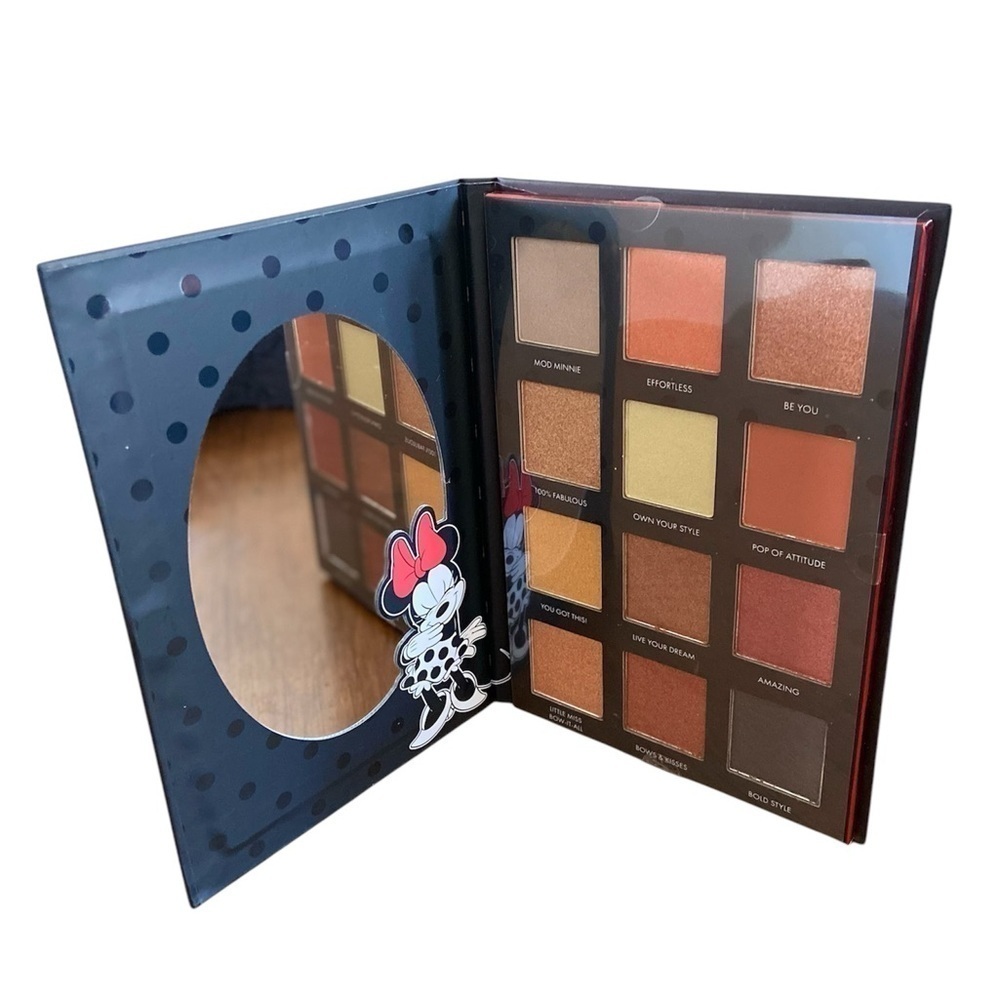 NEW Disney Minnie Mouse 12 pan Eyeshadow Mirror Palette Disneyland Princess - Picture 4 of 10